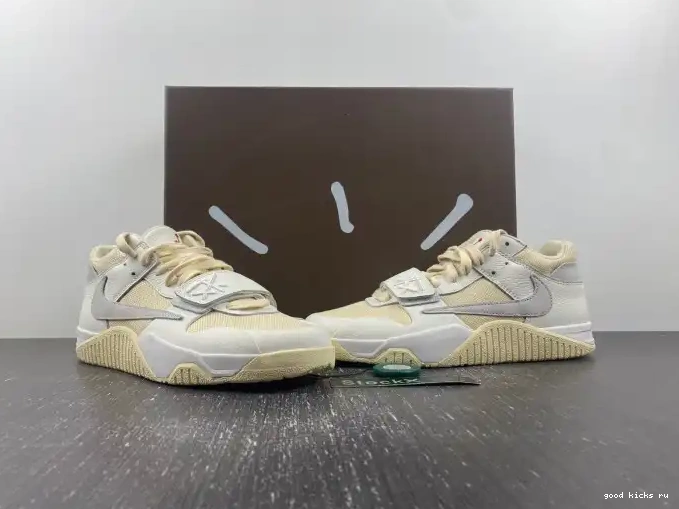X FZ8117-003 CHECK JORDAN CUT TRAVIS THE SCOTT 0521